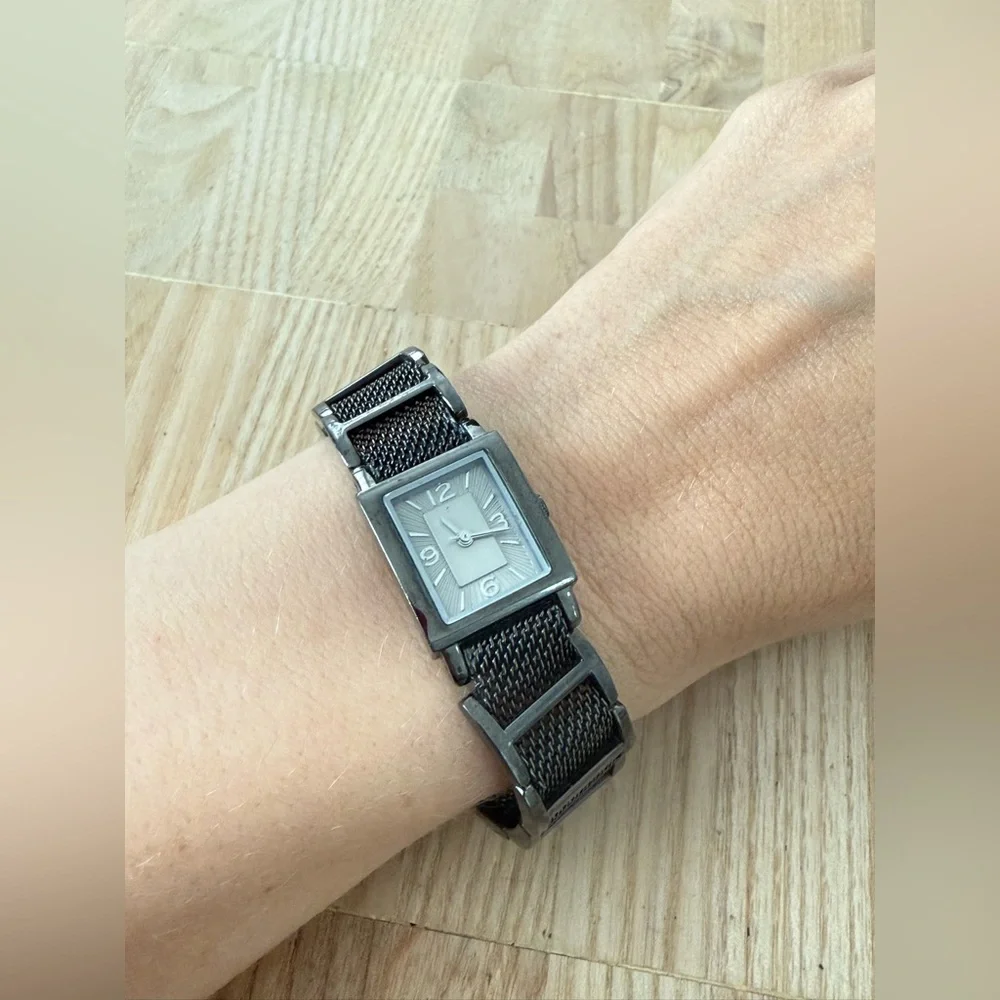 Fossil f2 ladies metallic gunmetal gray watch NEW BATTERY